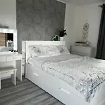 Gabi Apartman Lägenhet Gyenesdiás