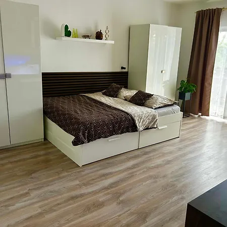 Gabi Apartman Apartment *